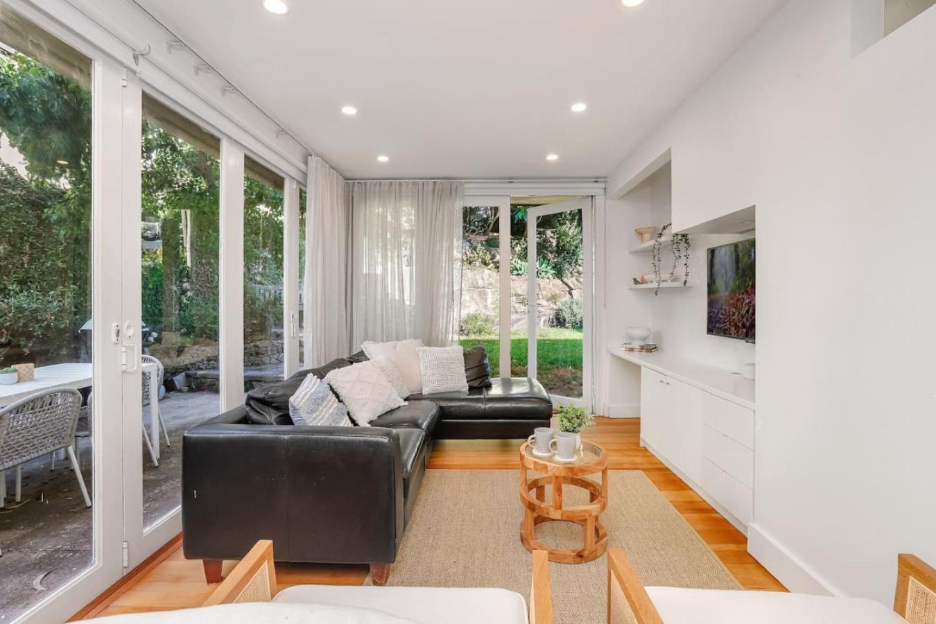 Bright And Spacious In Mcmahons Point Casa vacanze